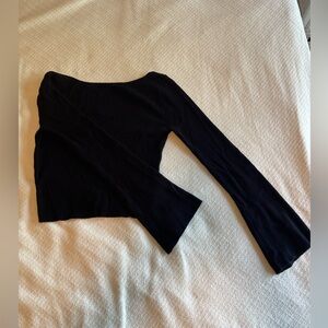 H&M Long Sleeve w/ Bell (flared) sleeves - Black